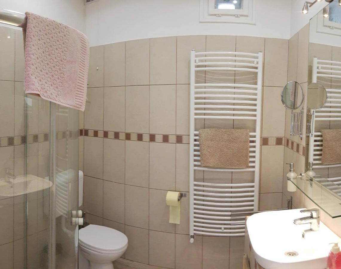 Апартаменты A Charming Little Flat Just Above Szechenyi Square Печ Экстерьер фото
